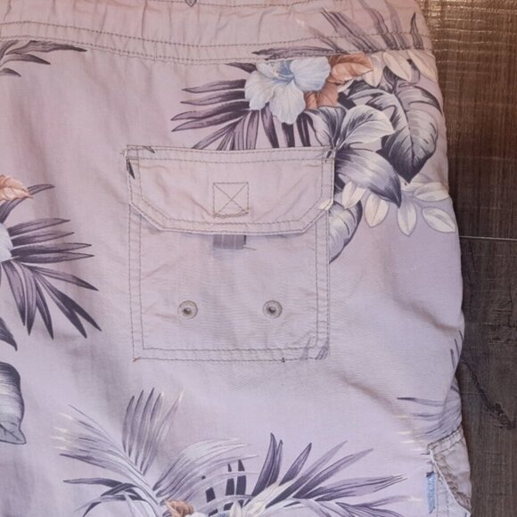 TOMMY BAHAMA Hawaiian Floral Swim Trunks Tropical Cargo Bathing Suit - Picture 9 of 16